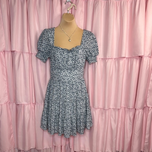 Trixxi Dresses & Skirts - 116. Trixxi Floral Smocked Puff Sleeve Mini Dress - Size Medium